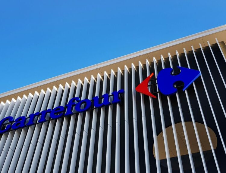 Carrefour σούπερ μάρκετ © EPA/SEBASTIEN NOGIER