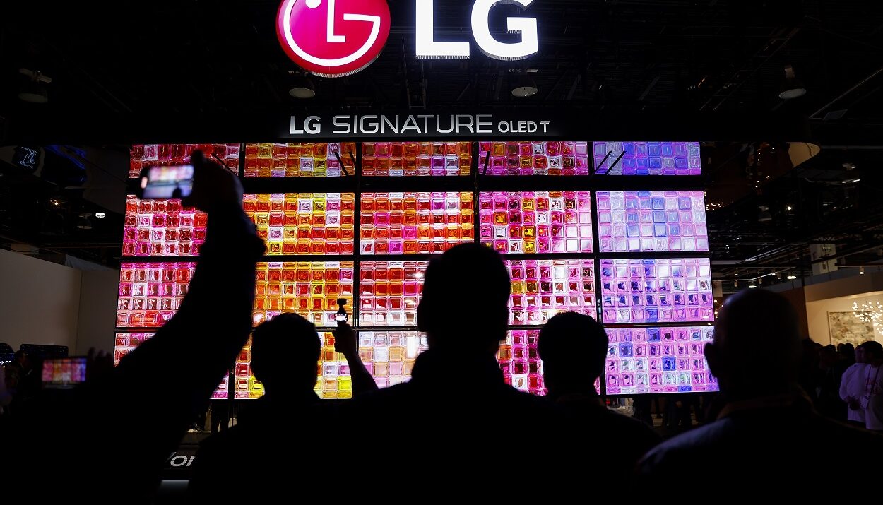 LG ©EPA/CAROLINE BREHMAN