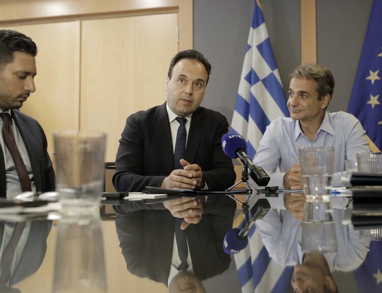 ΜΗΤΣΟΤΑΚΗΣ Κ ΕΠΙΣΚΕΨΗ ΣΤΟ ΥΠΟΥΡΓΕΙΟ ΨΗΦΙΑΚΗΣ ΔΙΑΚΥΒΕΡΝΗΣΗΣ ©ΑΠΕ-ΜΠΕ/ΑΠΕ-ΜΠΕ/ΚΩΣΤΑΣ ΤΣΙΡΩΝΗΣ