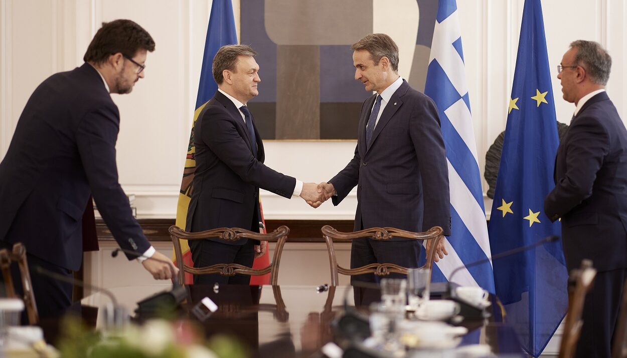 ΜΗΤΣΟΤΑΚΗΣ Κ RECEAN D ΣΥΝΑΝΤΗΣΗ © ΑΠΕ-ΜΠΕ/ΓΡΑΦΕΙΟ ΤΥΠΟΥ ΠΡΩΘΥΠΟΥΡΓΟΥ/ΔΗΜΗΤΡΗΣ ΠΑΠΑΜΗΤΣΟΣ