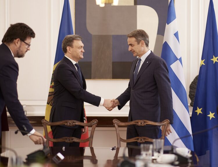 ΜΗΤΣΟΤΑΚΗΣ Κ RECEAN D ΣΥΝΑΝΤΗΣΗ © ΑΠΕ-ΜΠΕ/ΓΡΑΦΕΙΟ ΤΥΠΟΥ ΠΡΩΘΥΠΟΥΡΓΟΥ/ΔΗΜΗΤΡΗΣ ΠΑΠΑΜΗΤΣΟΣ