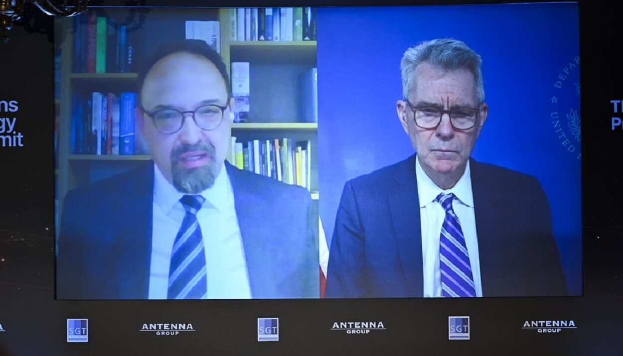 Τζέφρι Πάιατ και Μιχάλης Μαθιουλάκης στο Athens Energy Summit © ΔΤ