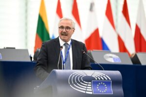 ΓΙΑΝΝΗΣ ΜΑΝΙΑΤΗΣ