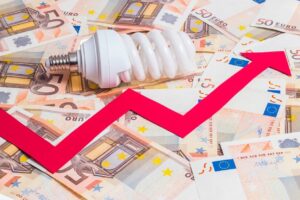 ΥΨΗΛΕΣ ΤΙΜΕΣ ΗΛΕΚΤΡΙΚΟ ΡΕΥΜΑ© 123rf