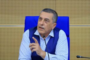 Ο ΠΕΡΙΦΕΡΕΙΑΡΧΗΣ ΘΕΣΣΑΛΙΑΣ ΔΗΜΗΤΡΗΣ ΚΟΥΡΕΤΑΣ