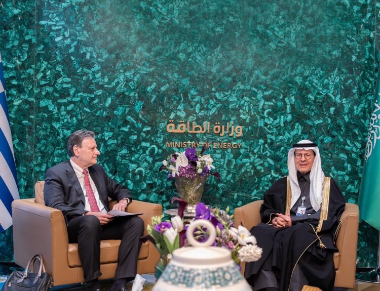 ΣΚΥΛΑΚΑΚΗΣ ΚΑΙ ΠΡΙΓΚΙΠΑΣ BIN SALMAN AL SAUD