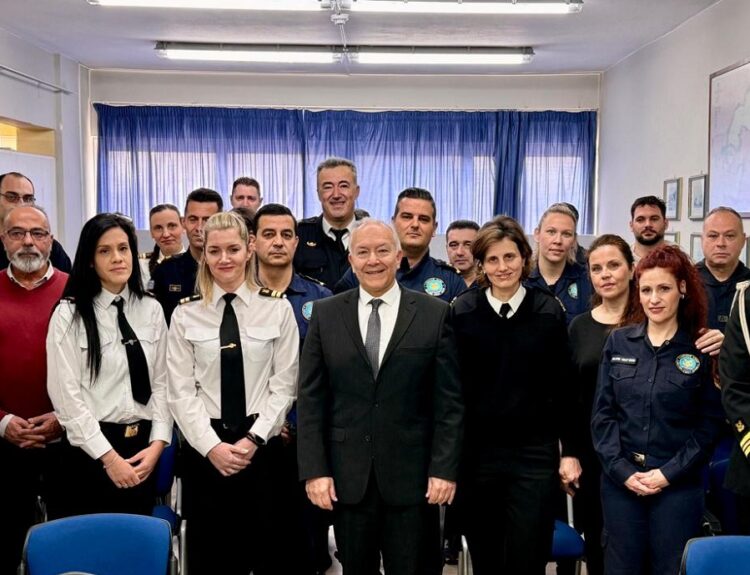 ΣΤΕΦΑΝΟΣ ΓΚΙΚΑΣ ΣΤΟΝ ΛΙΜΕΝΑ ΕΛΕΥΣΙΝΑΣ