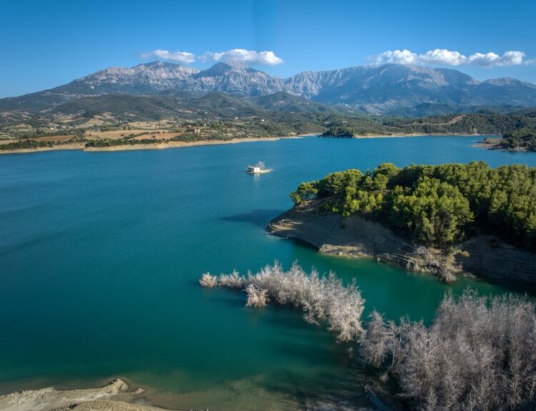 ΧΑΜΗΛΗ Η ΣΤΑΘΜΗ ΤΟΥ ΝΕΡΟΥ ΣΤΟ ΦΡΑΓΜΑ ΤΟΥ ΑΣΤΕΡΙΟΥ ΑΠΟ ΤΟ ΟΠΟΙΟ ΚΑΙ ΥΔΡΟΔΟΤΗΤΑΙ Η ΠΑΤΡΑ.ΑΕΡΟΦΩΤΟΓΡΑΦΙΑ:ΑΝΤΩΝΗΣ ΝΙΚΟΛΟΠΟΥΛΟΣ/EUROKINISSI