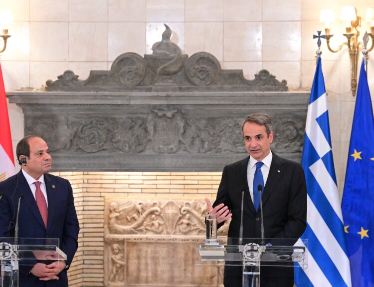 ΚΥΡΙΑΚΟΣ ΜΗΤΣΟΤΑΚΗΣ ΚΑΙ ΦΑΤΑΧ ΑΛ ΣΙΣΙ