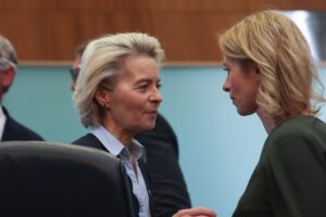 ΟΥΡΣΟΥΛΑ ΦΟΝ ΝΤΕΡ ΛΑΙΕΝ ΚΑΙ ΚΑΓΙΑ ΚΑΛΛΑΣ