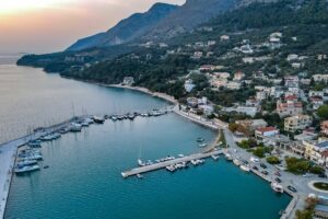 ΛΙΜΑΝΙ ΗΓΟΥΜΕΝΙΤΣΑΣ