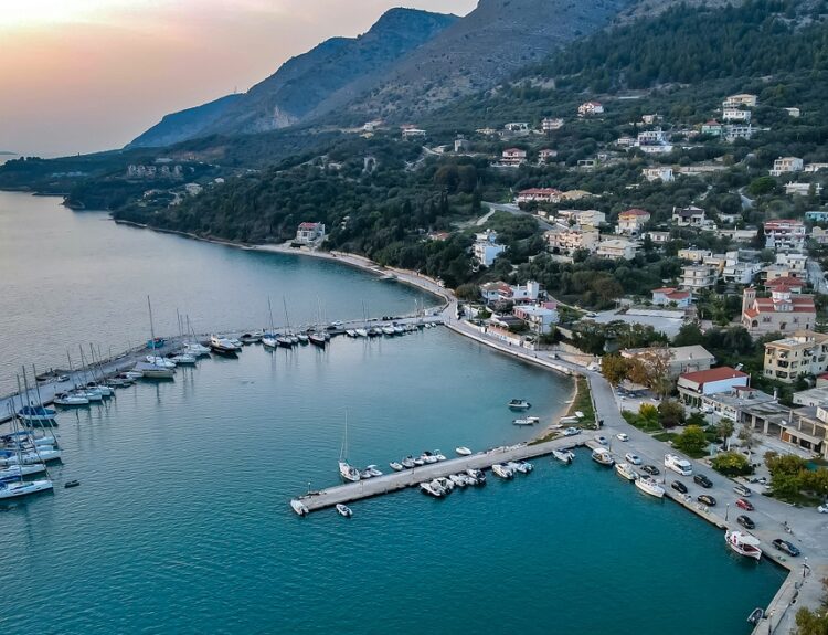 ΛΙΜΑΝΙ ΗΓΟΥΜΕΝΙΤΣΑΣ