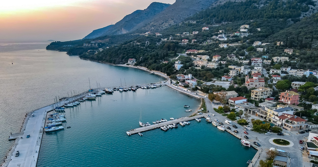 ΛΙΜΑΝΙ ΗΓΟΥΜΕΝΙΤΣΑΣ