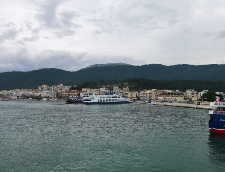 ΛΙΜΑΝΙ ΗΓΟΥΜΕΝΙΤΣΑΣ