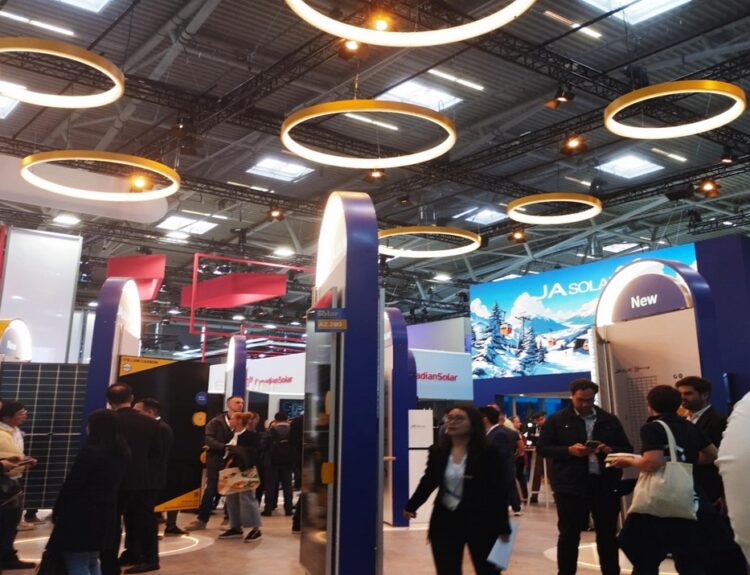 ΕΚΘΕΣΗ INTERSOLAR
