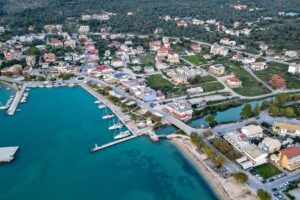 ΛΙΜΑΝΙ ΗΓΟΥΜΕΝΙΤΣΑΣ