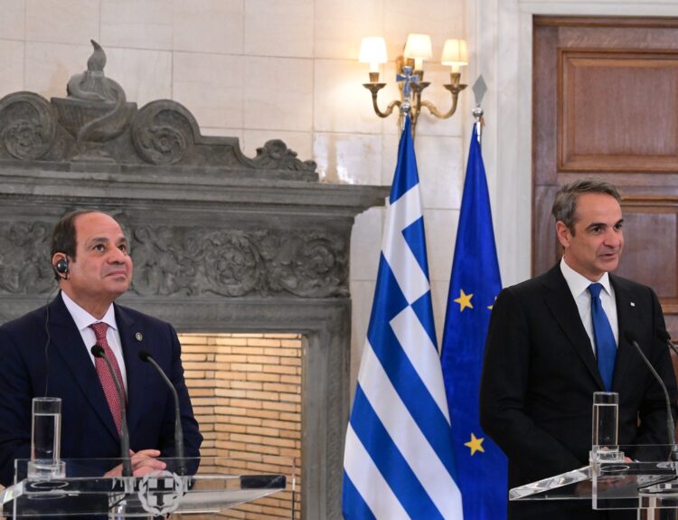 ΚΥΡΙΑΚΟΣ ΜΗΤΣΟΤΑΚΗΣ ΚΑΙ ΦΑΤΑΧ ΑΛ ΣΙΣΙ