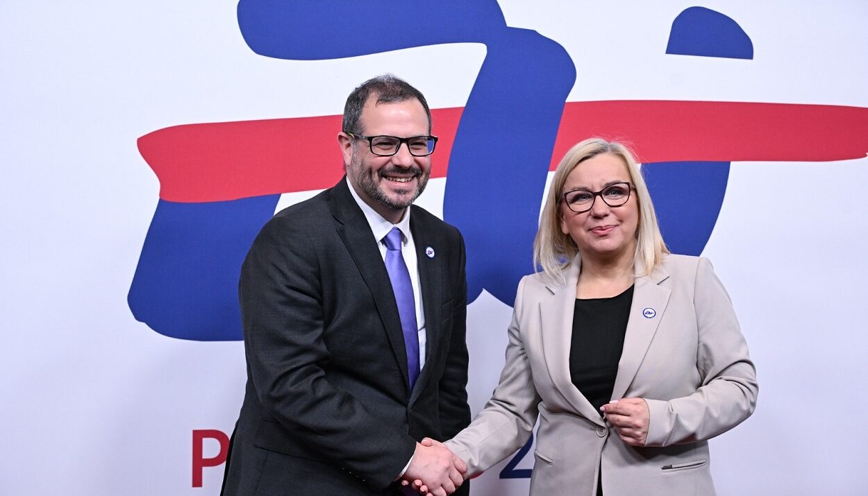 ΤΣΑΦΟΣ ΚΑΙ ΥΠΟΥΡΓΟΣ ΠΟΛΩΝΙΑΣ