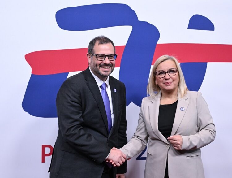 ΤΣΑΦΟΣ ΚΑΙ ΥΠΟΥΡΓΟΣ ΠΟΛΩΝΙΑΣ