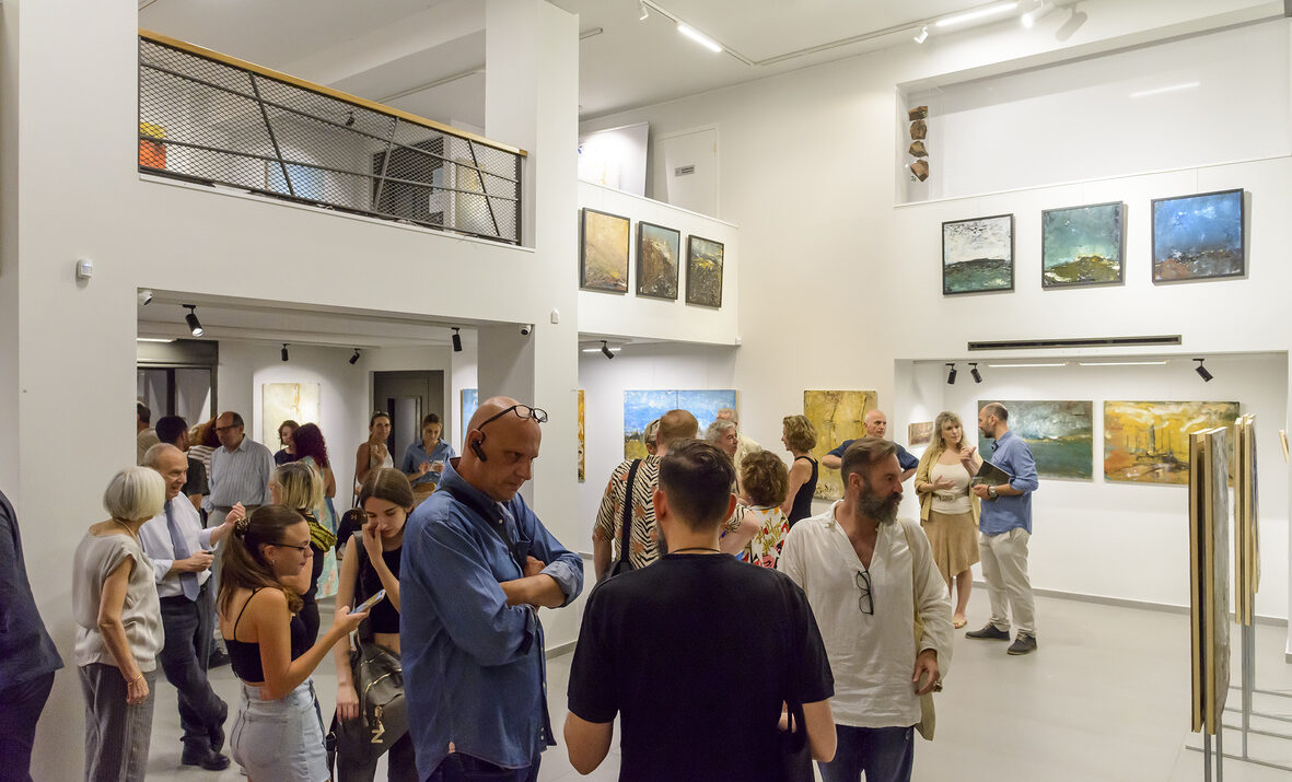 Τέχνη και περιβάλλον σε διάλογο με τον άνεμο στην έκθεση "Άνεμος, η ηχώ του Τοπίου" της Αγγελικής Αντωνέα Έως τις 4 Ιουλίου στην Art Project Space © RESINVEST/ΔΤ