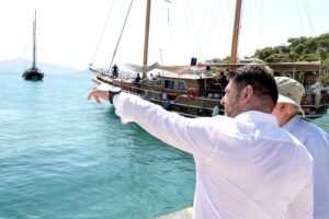 ΕΠΙΣΚΕΨΗ ΧΑΡΔΑΛΙΑ ΣΤΟ ΑΓΚΙΣΤΡΙ