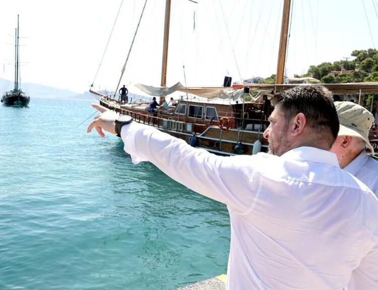ΕΠΙΣΚΕΨΗ ΧΑΡΔΑΛΙΑ ΣΤΟ ΑΓΚΙΣΤΡΙ