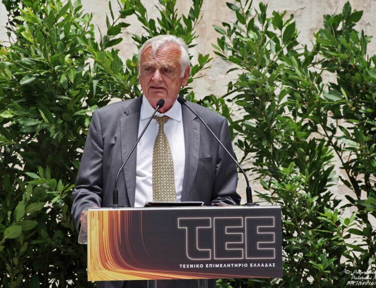 Ο Αριστοτέλης Αϊβαλιώτης © Ημερίδα ΤΕΕ
