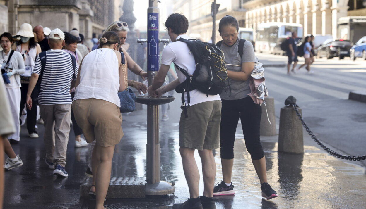ΚΑΥΣΩΝΑΣ ΣΤΟ ΠΑΡΙΣΙ ΣΤΗ ΓΑΛΛΙΑ