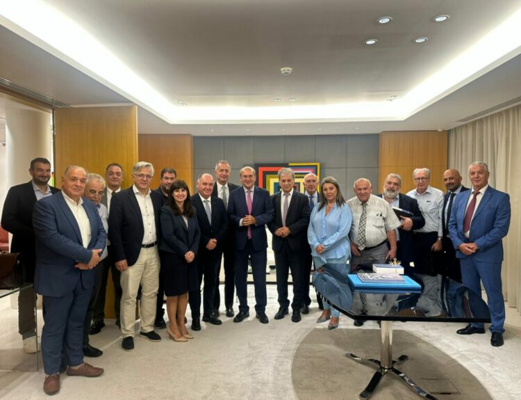 Συνάντηση του Αντιπροέδρου της Κυβέρνησης Κωστή Χατζηδάκη με τους βουλευτές, τον Περιφερειάρχη και τους δημάρχους της Δυτικής Μακεδονίας ©ΔΤ