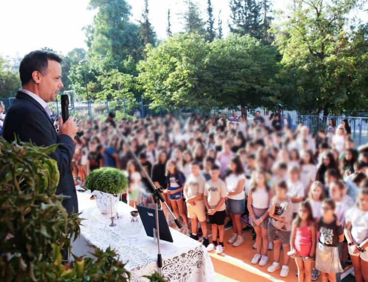 ΧΑΡΗΣ ΔΟΥΚΑΣ