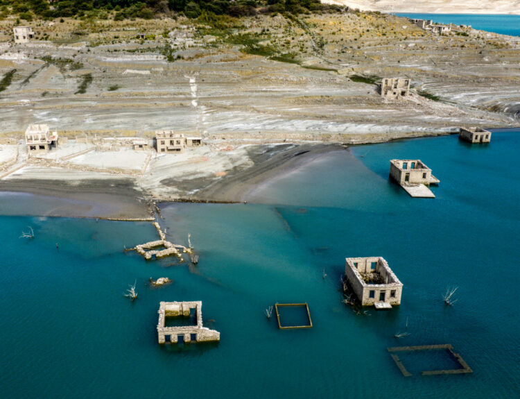 ΤΟ ΧΩΡΙΟ ΚΑΛΛΙΟ ΑΝΑΔΥΘΗΚΕ ΑΠΟ ΤΑ ΝΕΡΑ ΛΟΓΩ ΠΑΡΑΤΕΤΑΜΕΝΗΣ ΛΕΙΨΥΔΡΙΑΣ