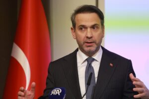 ΑΛΠΑΡΣΑΝ ΜΠΑΙΡΑΚΤΑΡ