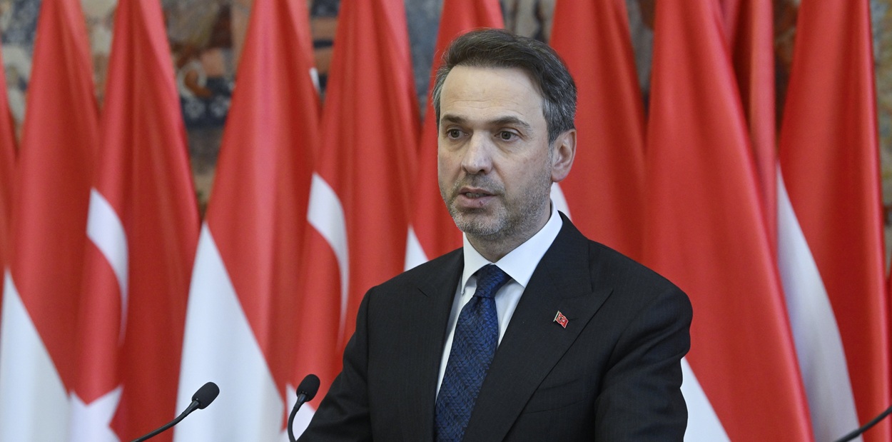 ΑΛΠΑΡΣΑΝ ΜΠΑΙΡΑΚΤΑΡ