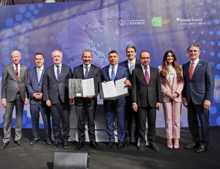 Μνημόνιο κατανόησης μεταξύ της ATLANTIC SEE και της κρατικής ρουμανικής εταιρείας «Transgaz» © ΔΤ