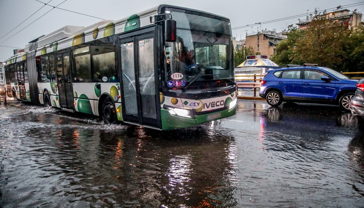 ΚΑΚΟΚΑΙΡΙΑ ΚΑΙ ΙΣΧΥΡΕΣ ΒΡΟΧΟΠΤΩΣΕΙΣ ΣΤΗΝ ΑΘΗΝΑ (ΓΙΑΝΝΗΣ ΠΑΝΑΓΟΠΟΥΛΟΣ / EUROKINISSI)