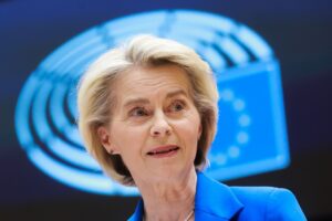 ΟΥΡΣΟΥΛΑ ΦΟΝ ΝΤΕΡ ΛΑΙΕΝ