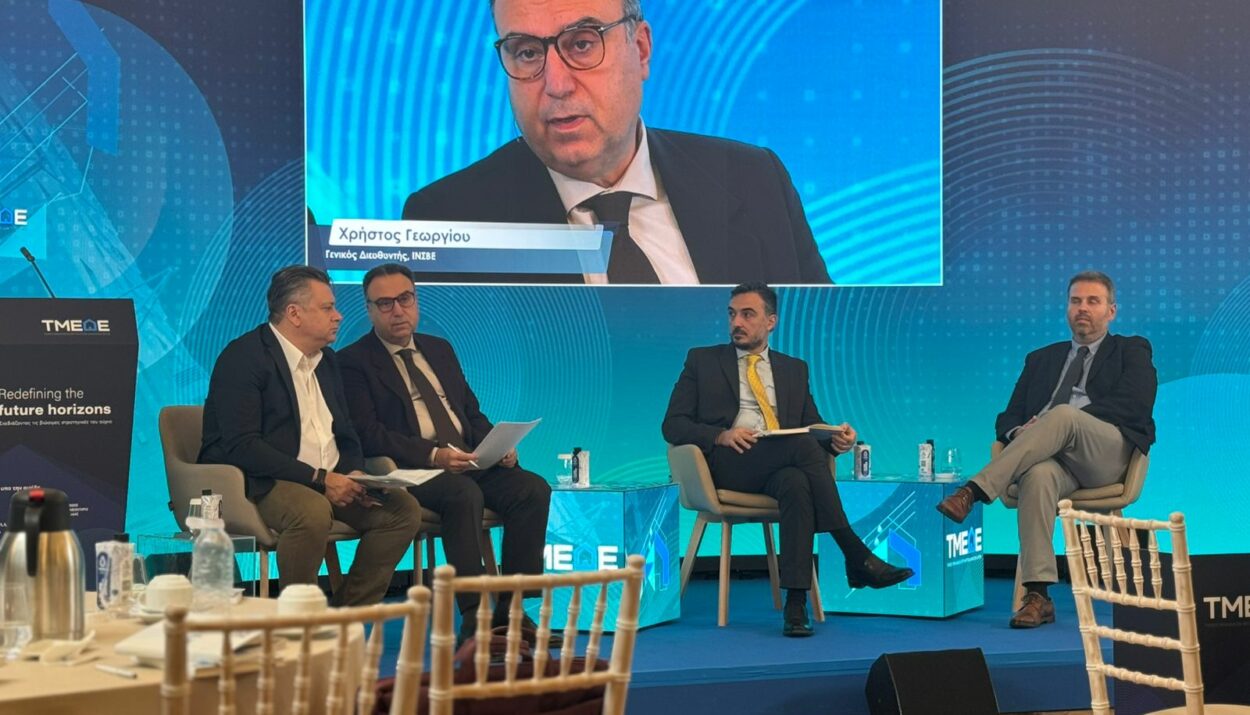 Οι ομιλητές του πάνελ για τις προδιαγραφές και την αντοχή των δομικών υλικών απέναντι στις φυσικές καταστροφές ©energygame.gr