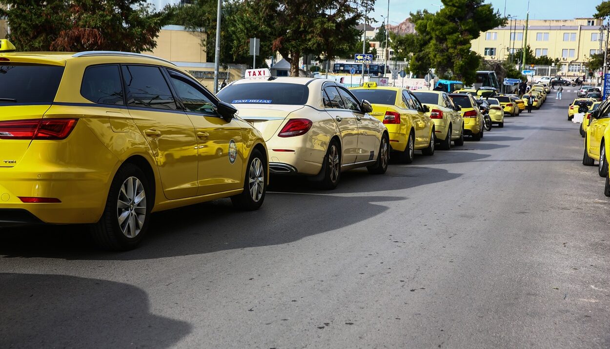 ΣΥΝΕΧΙΖΕΤΑΙ Η ΑΠΕΡΓΙΑ ΤΩΝ ΤΑΞΙ