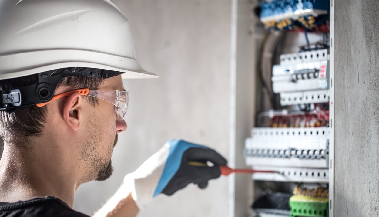 ΗΛΕΚΤΡΟΛΟΓΟΣ