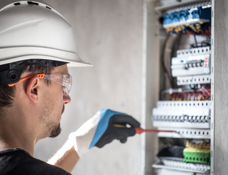 ΗΛΕΚΤΡΟΛΟΓΟΣ