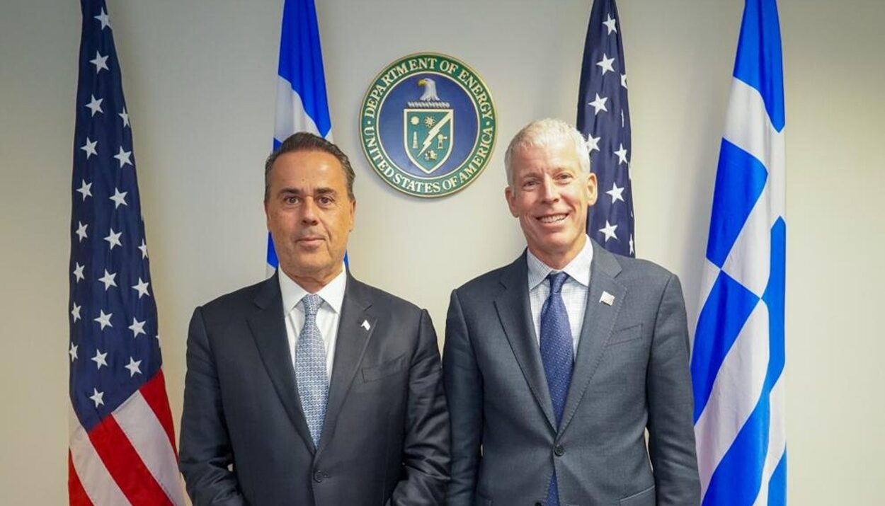 ΠΑΠΑΣΤΑΥΡΟΥ ΚΑΙ ΚΡΙΣ ΡΑΙΤ