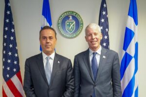 ΠΑΠΑΣΤΑΥΡΟΥ ΚΑΙ ΚΡΙΣ ΡΑΙΤ