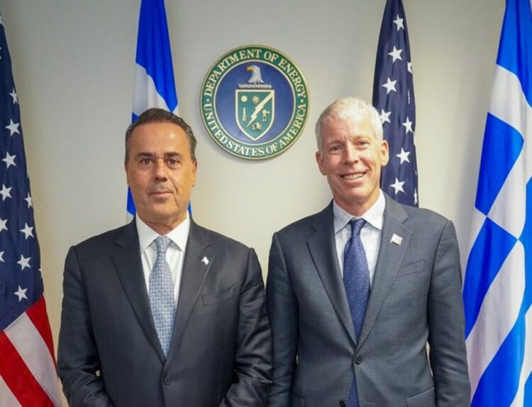 ΠΑΠΑΣΤΑΥΡΟΥ ΚΑΙ ΚΡΙΣ ΡΑΙΤ