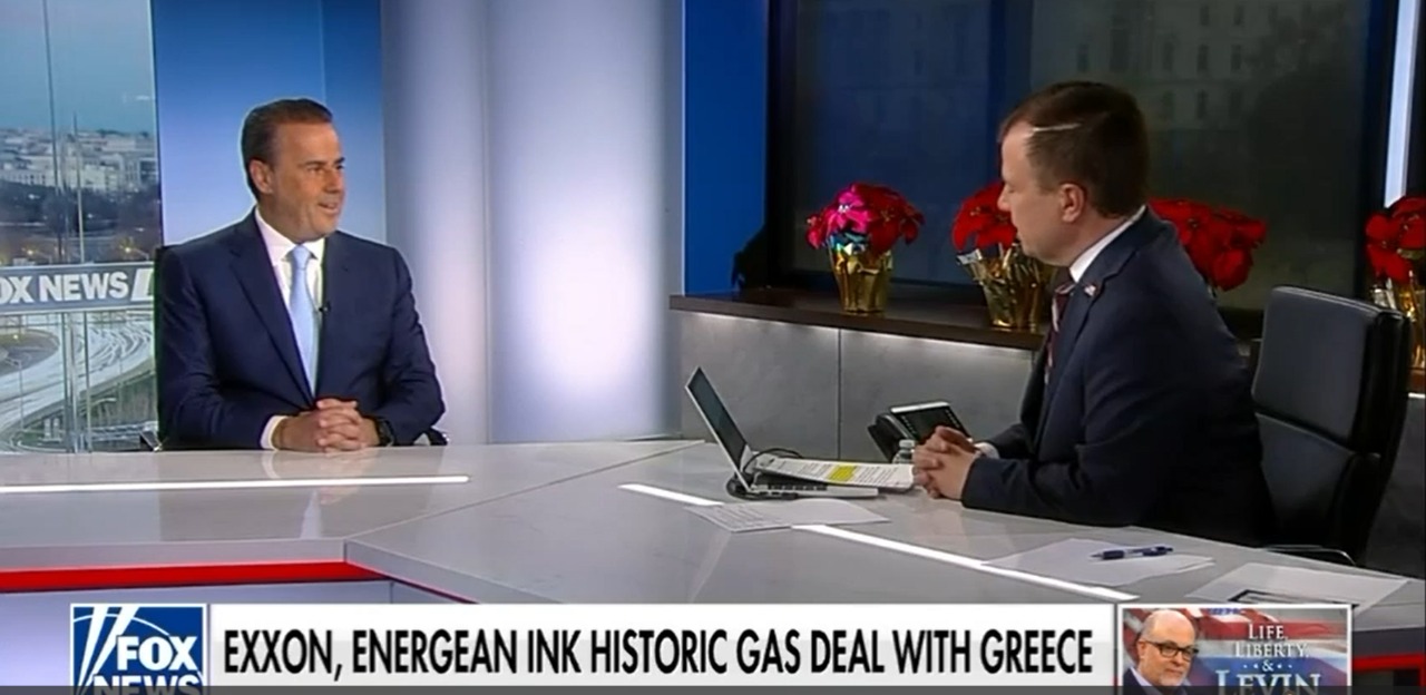 O Σταύρος Παπασταύρου σε συνέντευξη που παραχώρησε στον τηλεοπτικό σταθμό Fox News και τον δημοσιογράφο Mike Emanuel ©ΔΤ