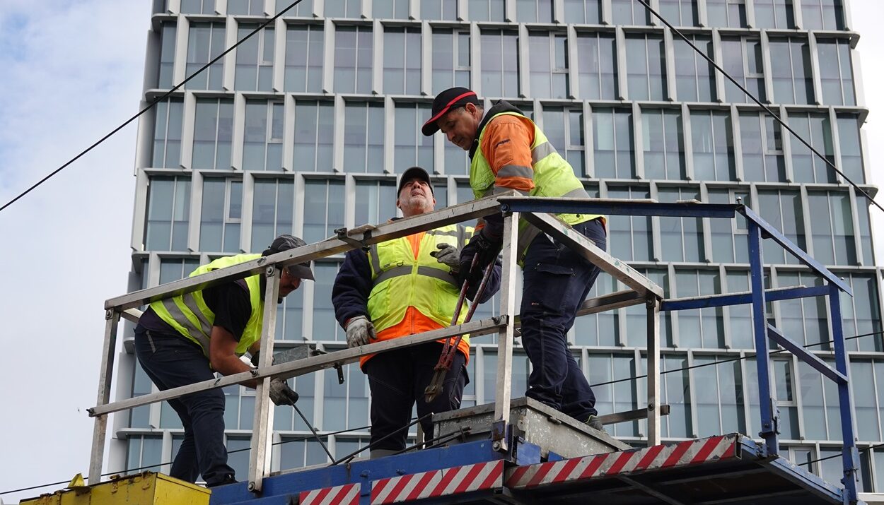 ΑΠΟΜΑΚΡΥΝΣΗ ΤΡΟΛΕΙ