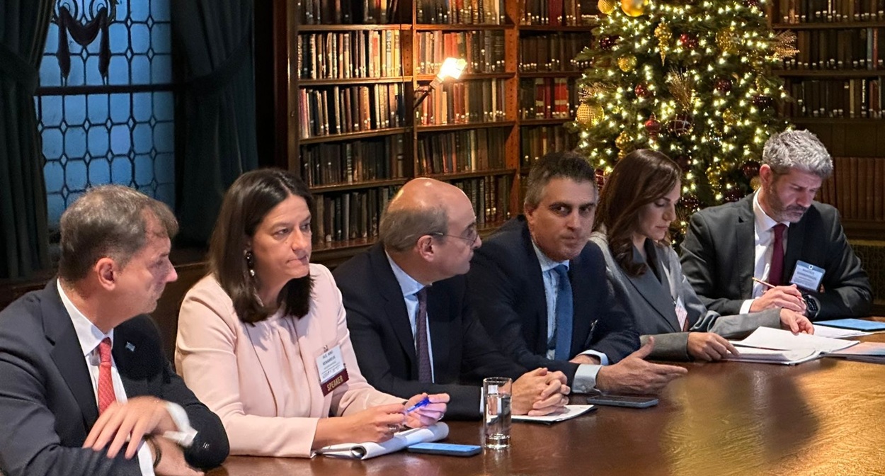 ΥΠΟΥΡΓΕΙΟ ΥΠΟΔΟΜΩΝ ΚΑΙ ΜΕΤΑΦΟΡΩΝ