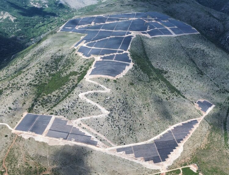 Στρατηγική συνεργασία Schneider Electric – CERO Generation για το φωτοβολταϊκό πάρκο «Delfini» 100 MW © Schneider Electric