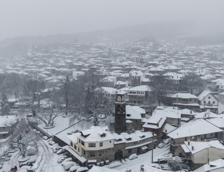 ΧΙΟΝΙ ΣΤΟ ΜΕΤΣΟΒΟ