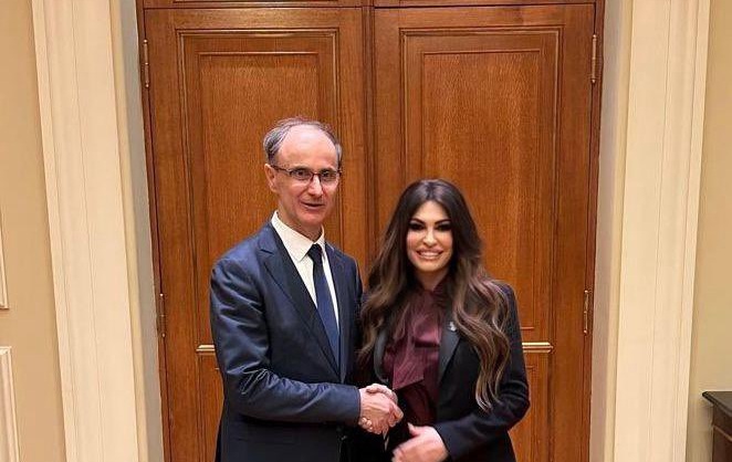 Συνάντηση με τον πρωθυπουργό της Σερβίας, Τζούρο Ματσούτ (Djuro Macut), είχε η πρέσβειρα των ΗΠΑ, Κίμπερλι Γκίλφοϊλ © Ambassador Kimberly Guilfoyle/X