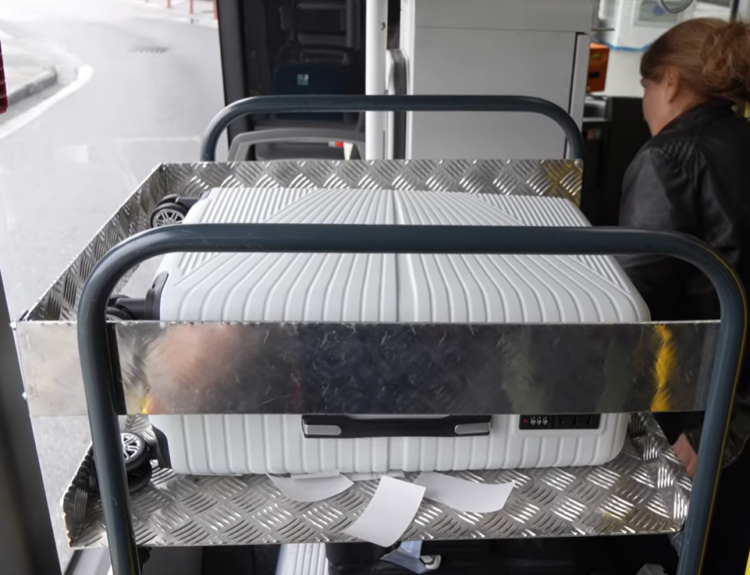 ΜΠΑΓΚΑΖΙΕΡΕΣ ΣΕ ΛΕΩΦΟΡΕΙΑ ΟΑΣΘ